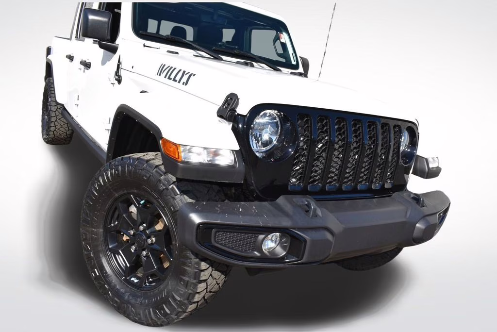 2021 Bright White Clearcoat Jeep Gladiator Willys 4X4 Truck