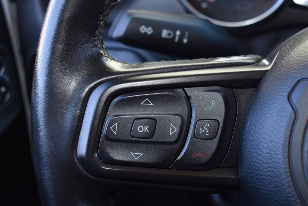 2021 Bright White Clearcoat Jeep Gladiator Willys 4X4 Truck