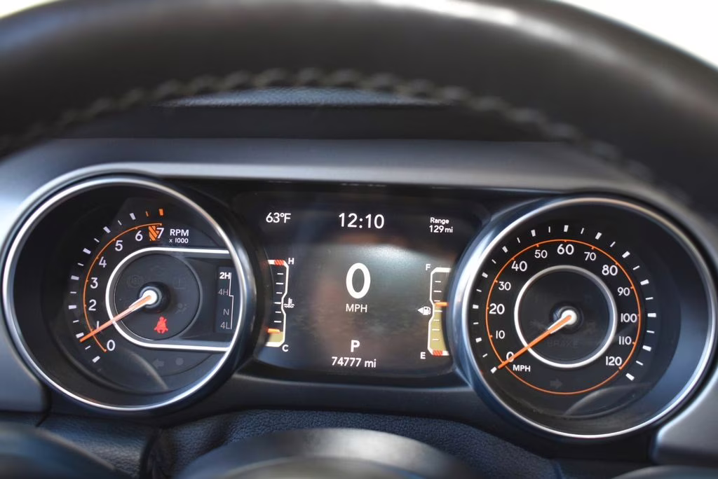 2021 Bright White Clearcoat Jeep Gladiator Willys 4X4 Truck