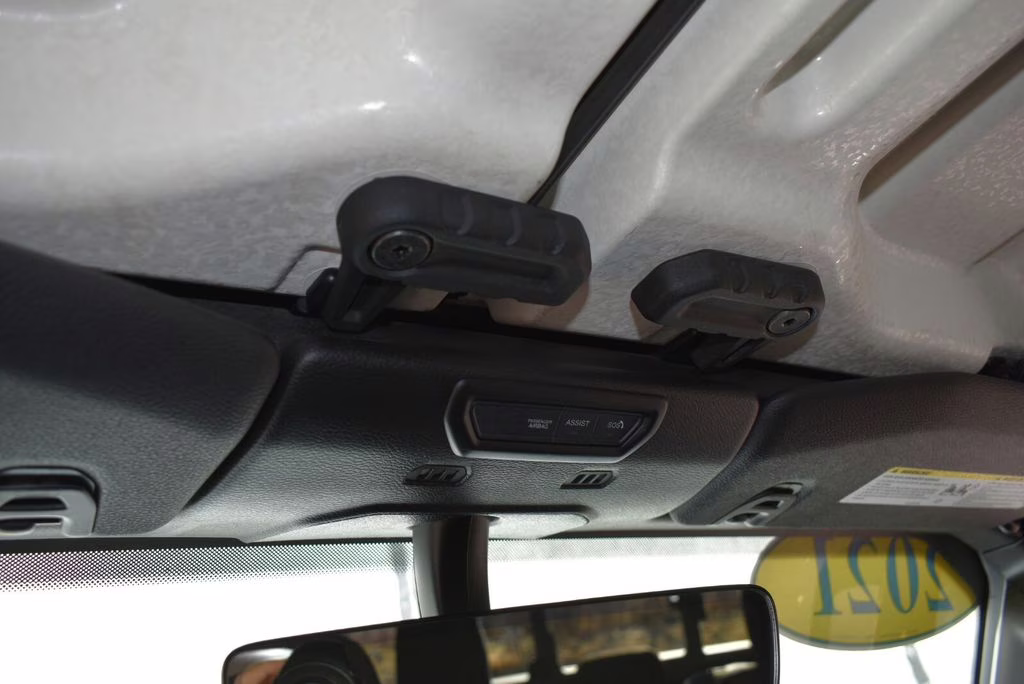 2021 Bright White Clearcoat Jeep Gladiator Willys 4X4 Truck