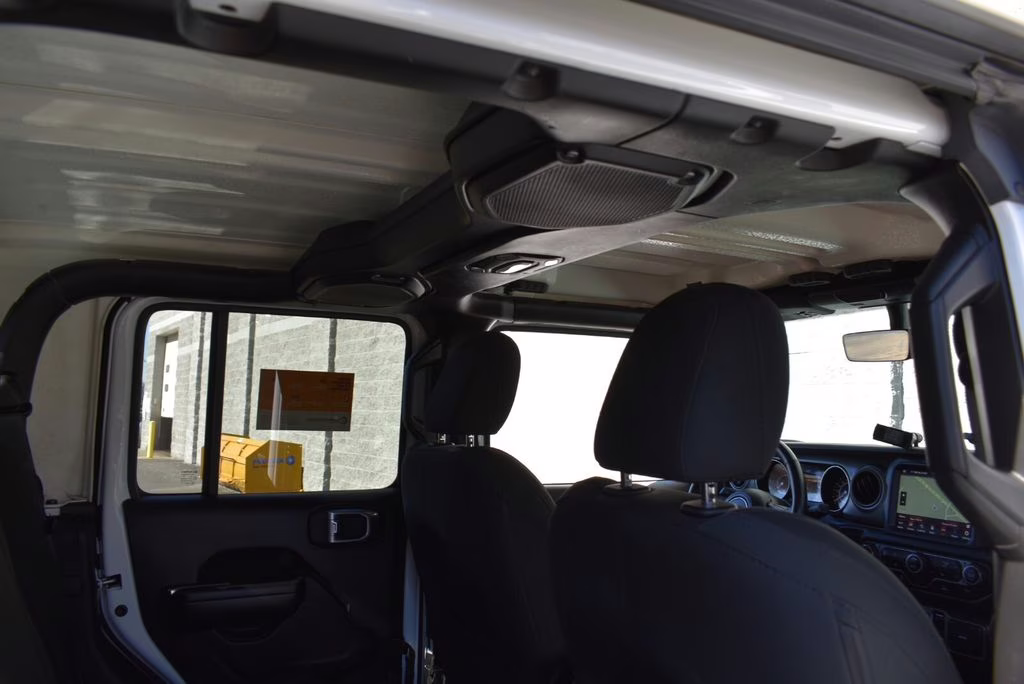 2021 Bright White Clearcoat Jeep Gladiator Willys 4X4 Truck