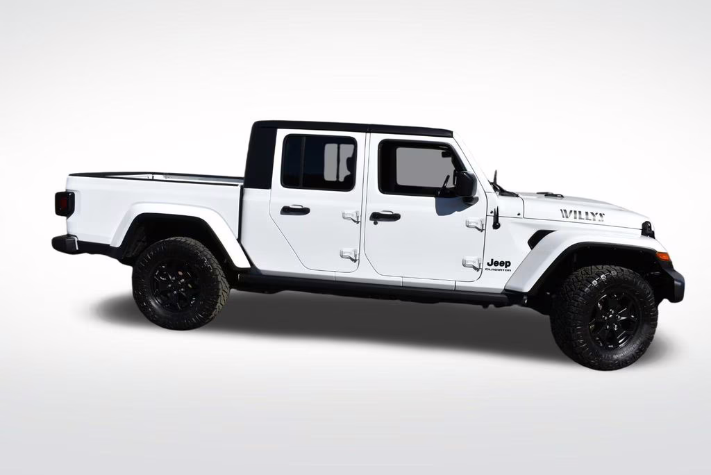 2021 Bright White Clearcoat Jeep Gladiator Willys 4X4 Truck