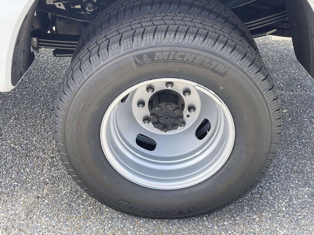 2026 Oxford White Ford Super Duty F-350 DRW XL 4X4 Truck