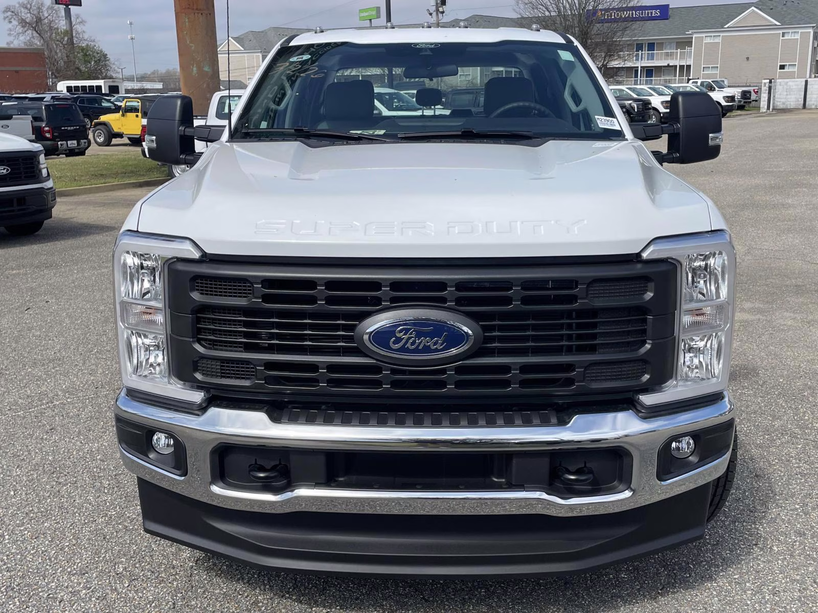 2026 Oxford White Ford Super Duty F-350 DRW XL 4X4 Truck