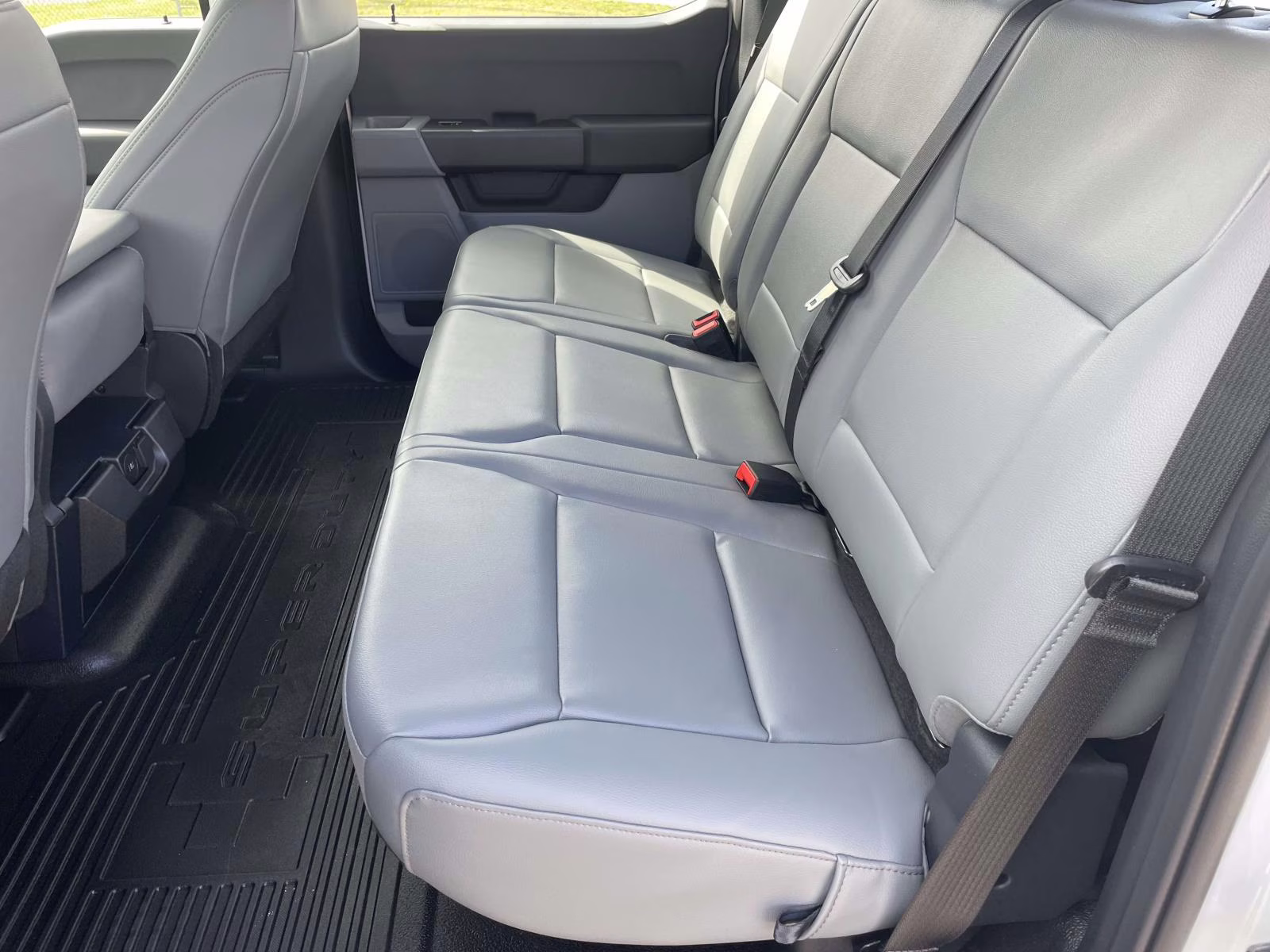 2026 Oxford White Ford Super Duty F-350 DRW XL 4X4 Truck