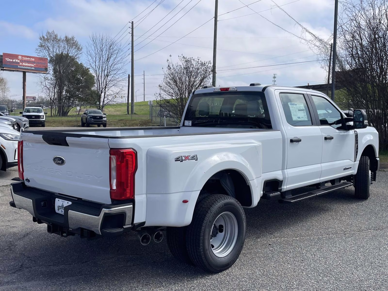 2026 Oxford White Ford Super Duty F-350 DRW XL 4X4 Truck
