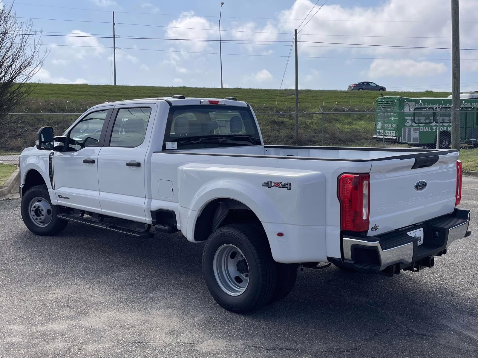 2026 Oxford White Ford Super Duty F-350 DRW XL 4X4 Truck