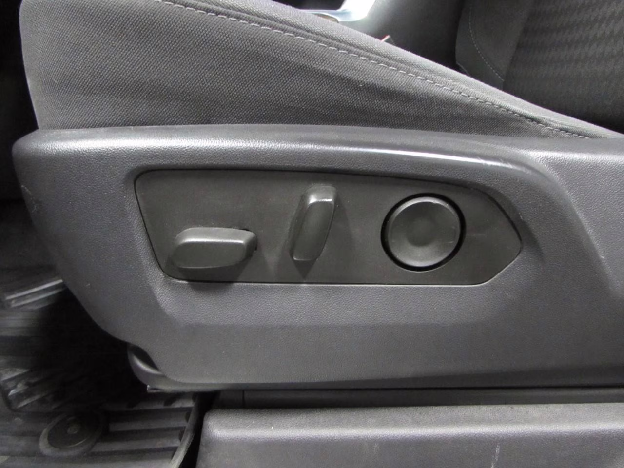 2023 Summit White Chevrolet Silverado 1500 RST 4X4 Truck