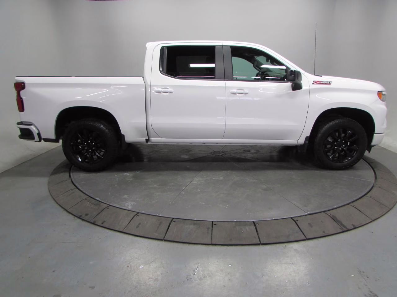 2023 Summit White Chevrolet Silverado 1500 RST 4X4 Truck