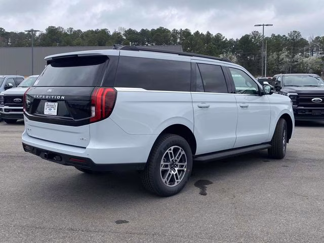 2026 Silver Metallic Ford Expedition Max Active RWD SUV