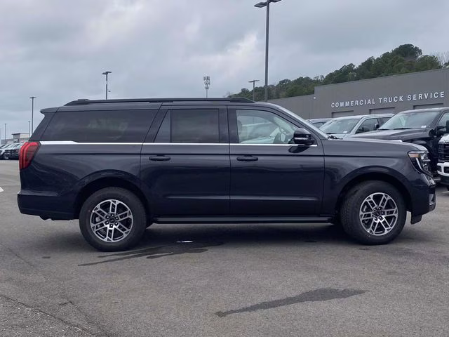 2026 Gray Metallic Ford Expedition Max Active RWD SUV