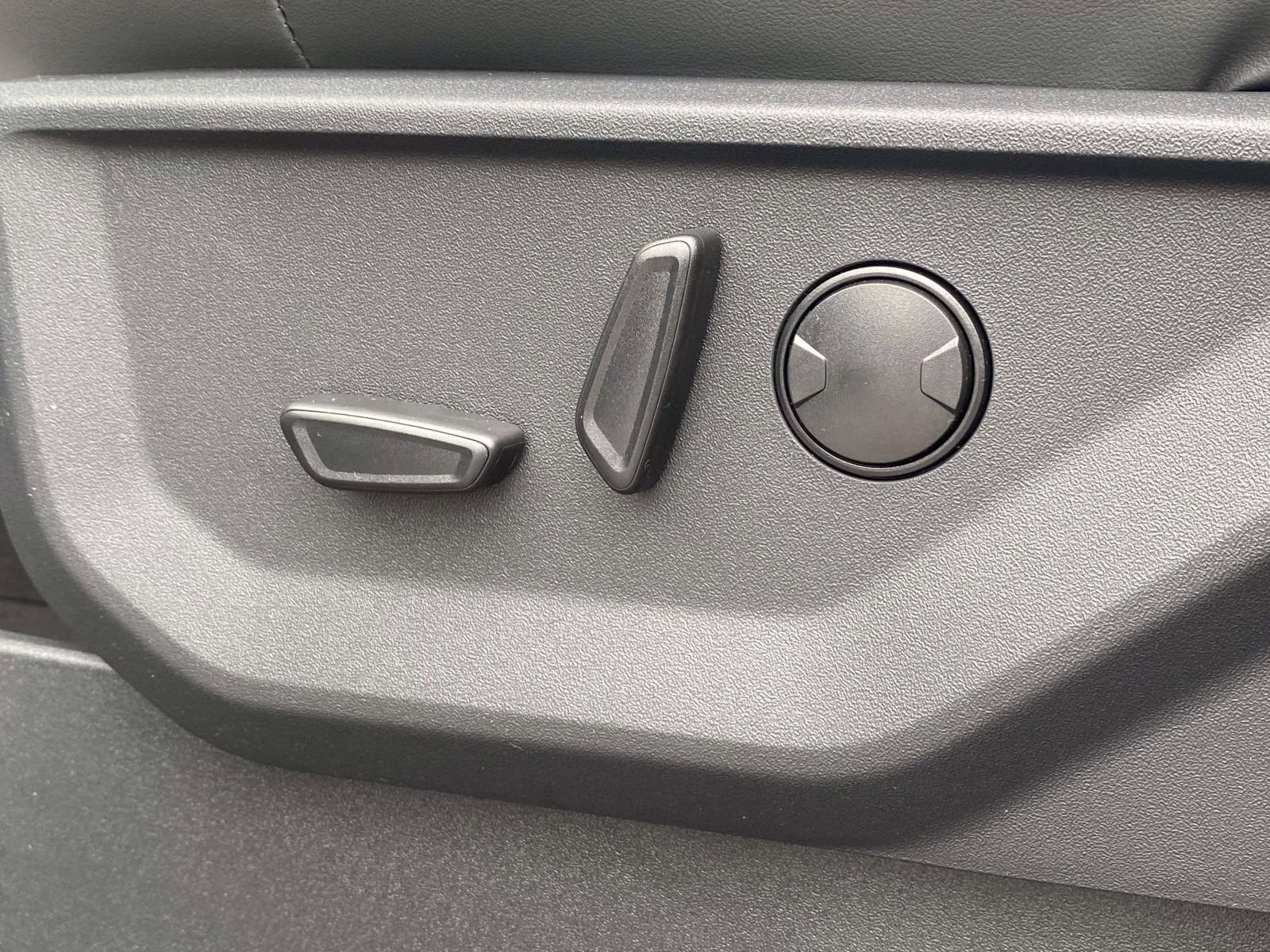 2026 Silver Metallic Ford Expedition Max Active RWD SUV