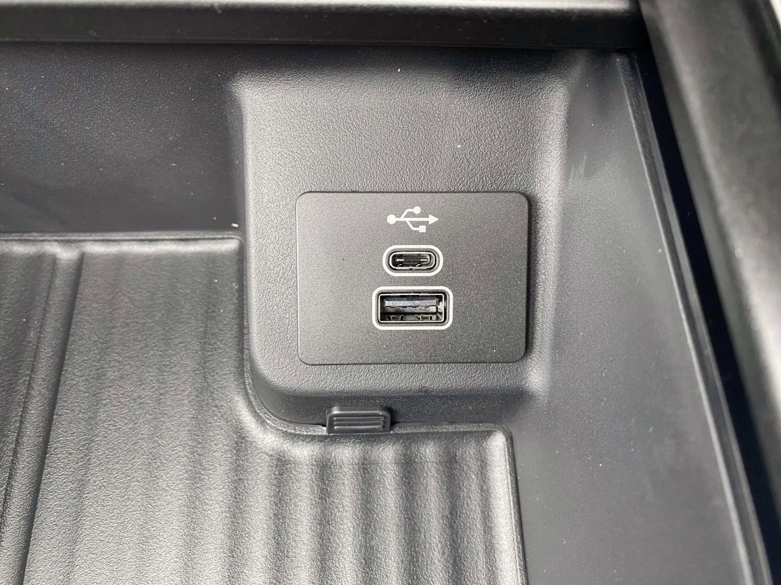 2026 Silver Metallic Ford Expedition Max Active RWD SUV