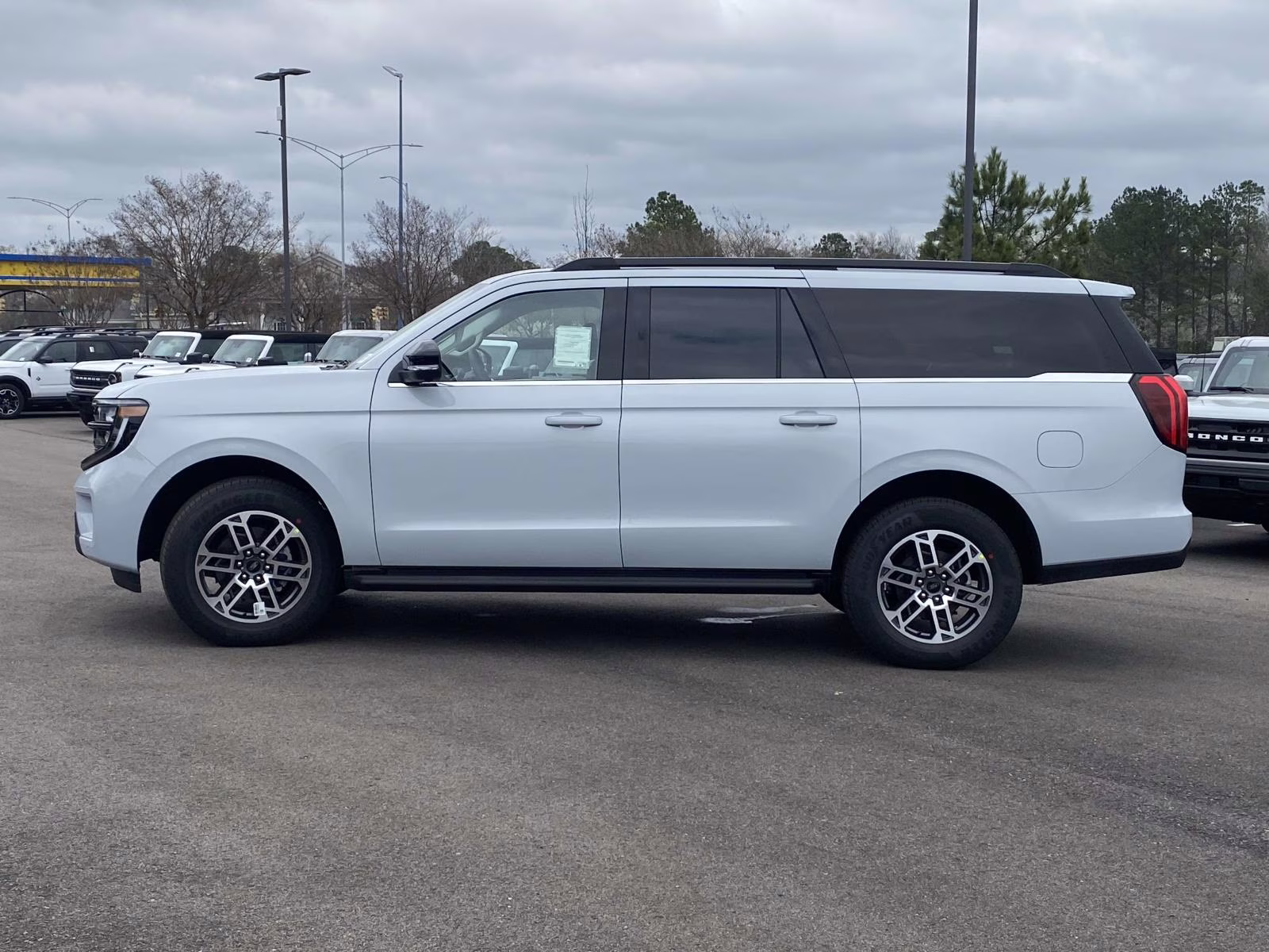 2026 Silver Metallic Ford Expedition Max Active RWD SUV