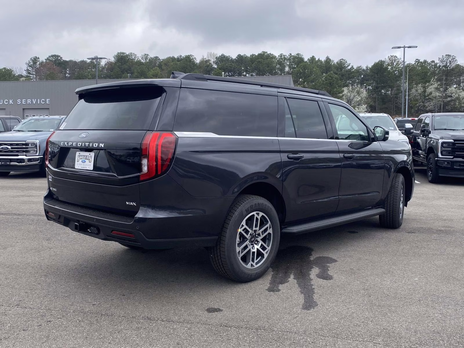 2026 Gray Metallic Ford Expedition Max Active RWD SUV