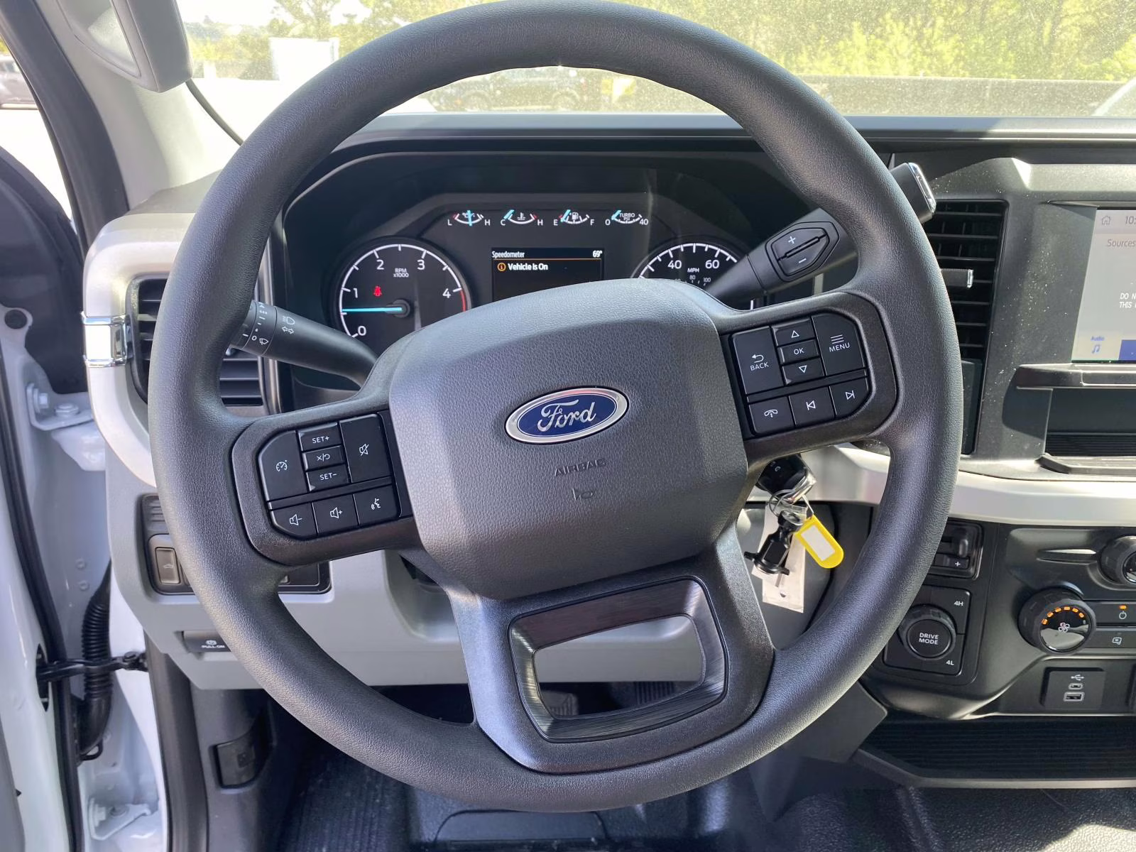 2026 Oxford White Ford Super Duty F-350 DRW XL 4X4 Truck