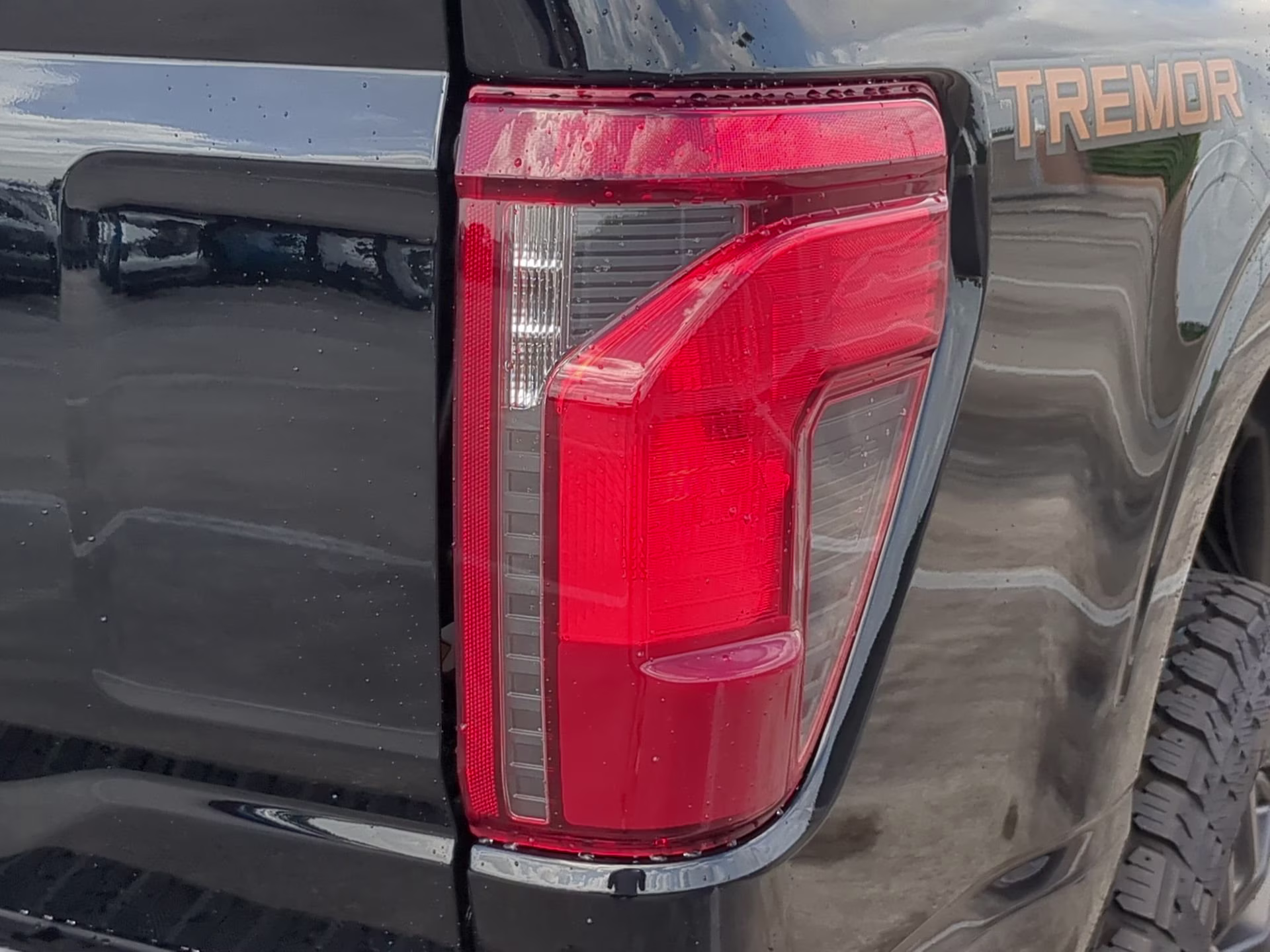 2026 Agate Black Metallic Ford F-150 Tremor Crew Cab Pickup 4X4 Truck