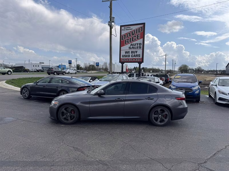 2017 Alfa Romeo Giulia Base