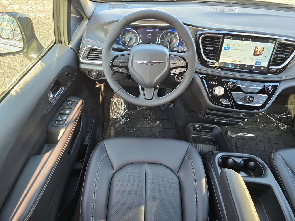 2026 Diamond Black Crystal Pearlcoat Chrysler Pacifica Select FWD Van