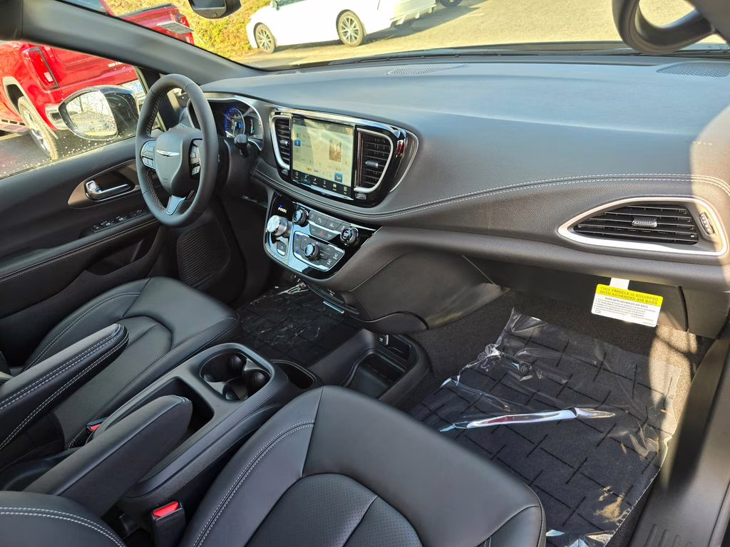 2026 Diamond Black Crystal Pearlcoat Chrysler Pacifica Select FWD Van