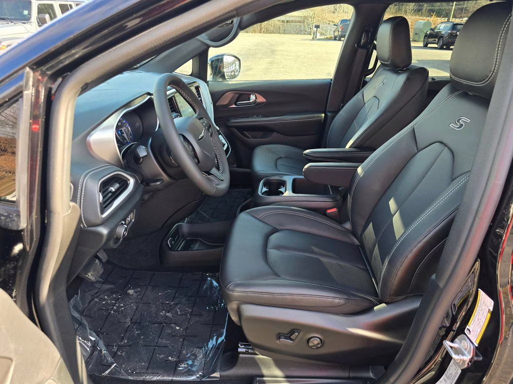 2026 Diamond Black Crystal Pearlcoat Chrysler Pacifica Select FWD Van