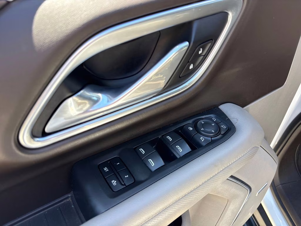 2021 White Frost Tricoat GMC Yukon XL SLT RWD SUV