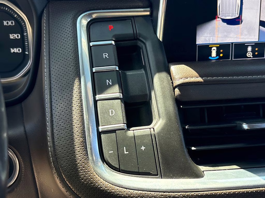 2021 White Frost Tricoat GMC Yukon XL SLT RWD SUV