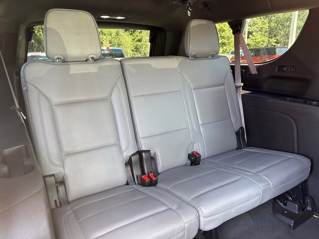 2021 White Frost Tricoat GMC Yukon XL SLT RWD SUV