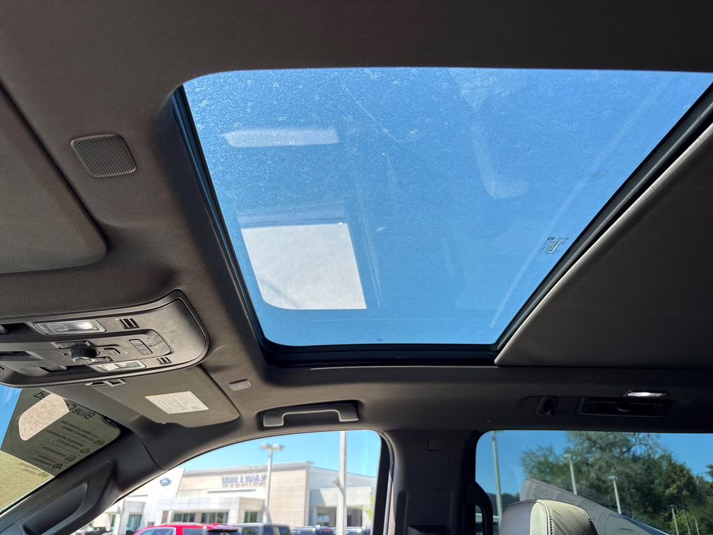 2021 White Frost Tricoat GMC Yukon XL SLT RWD SUV