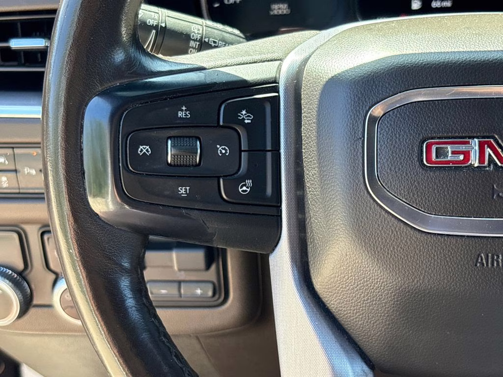 2021 White Frost Tricoat GMC Yukon XL SLT RWD SUV