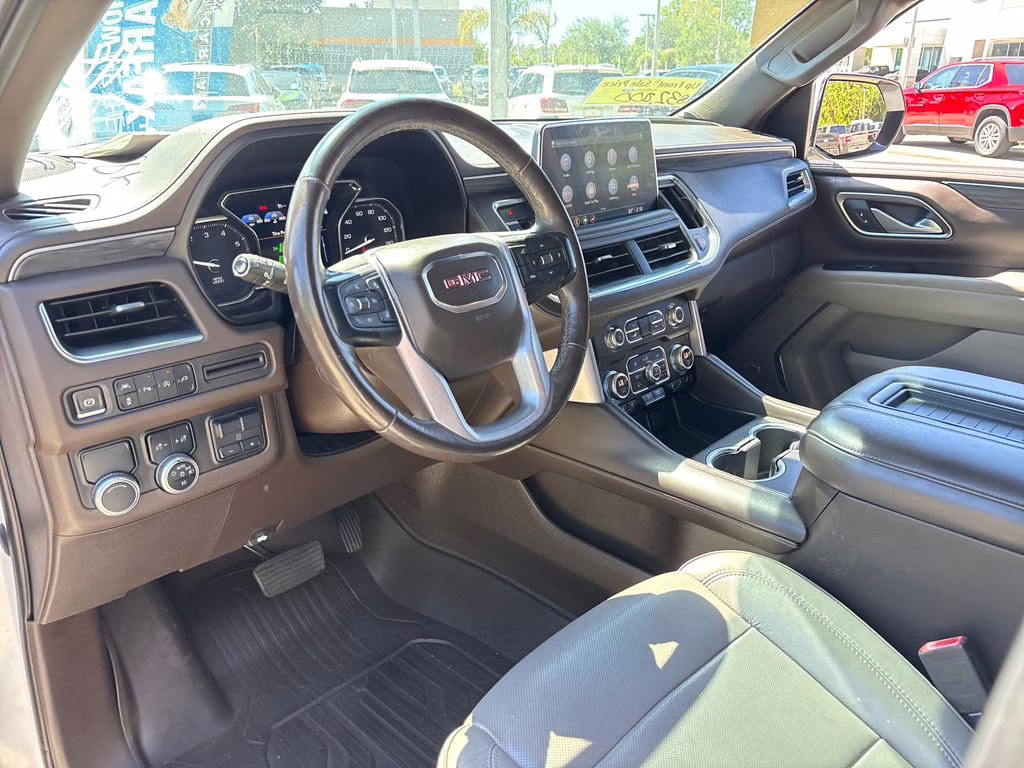 2021 White Frost Tricoat GMC Yukon XL SLT RWD SUV