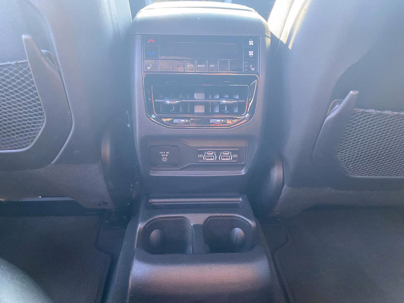 2024 Diamond Black Crystal Pearlcoat Jeep Grand Cherokee L Limited 4X4 SUV