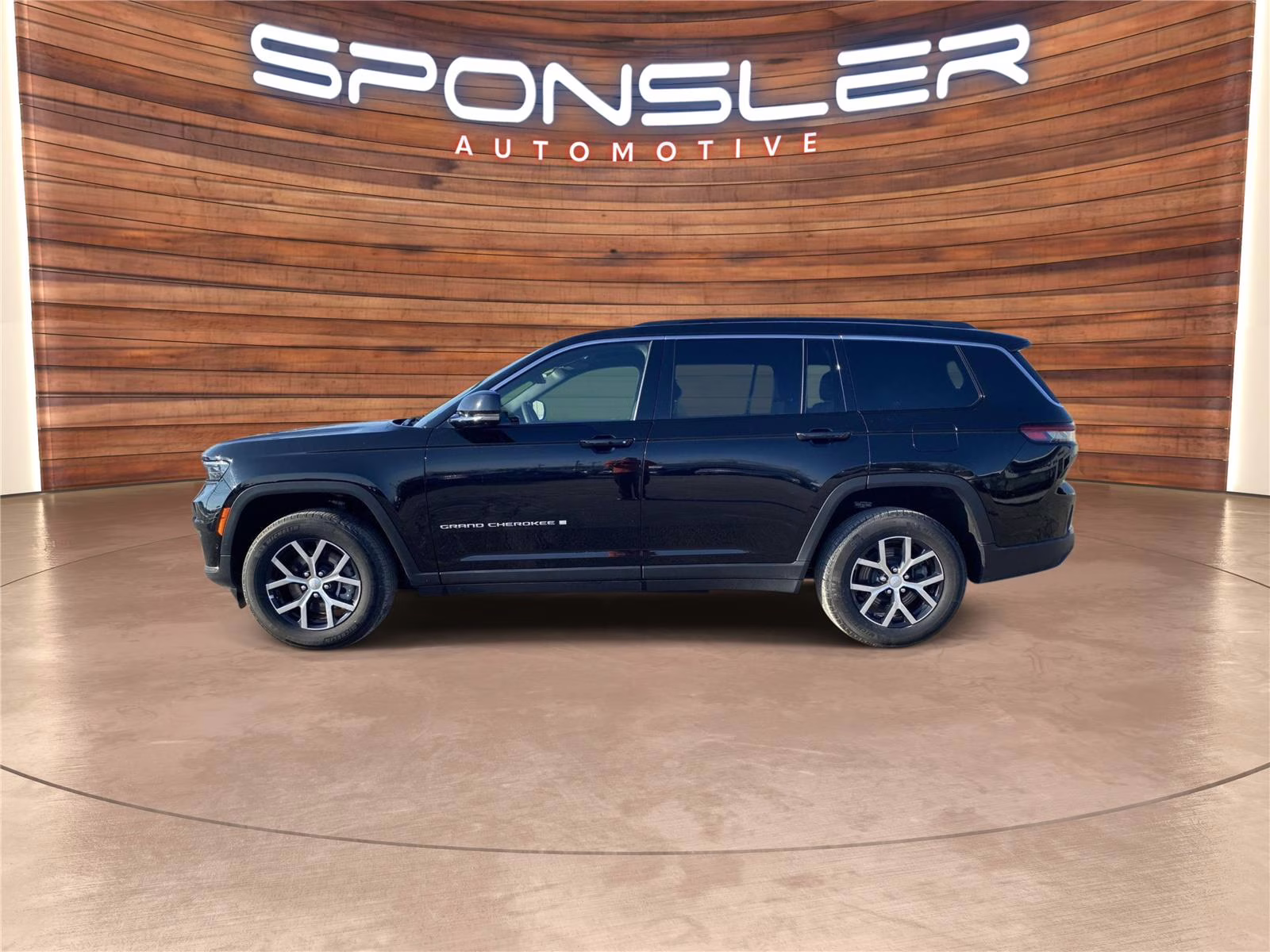 2024 Diamond Black Crystal Pearlcoat Jeep Grand Cherokee L Limited 4X4 SUV
