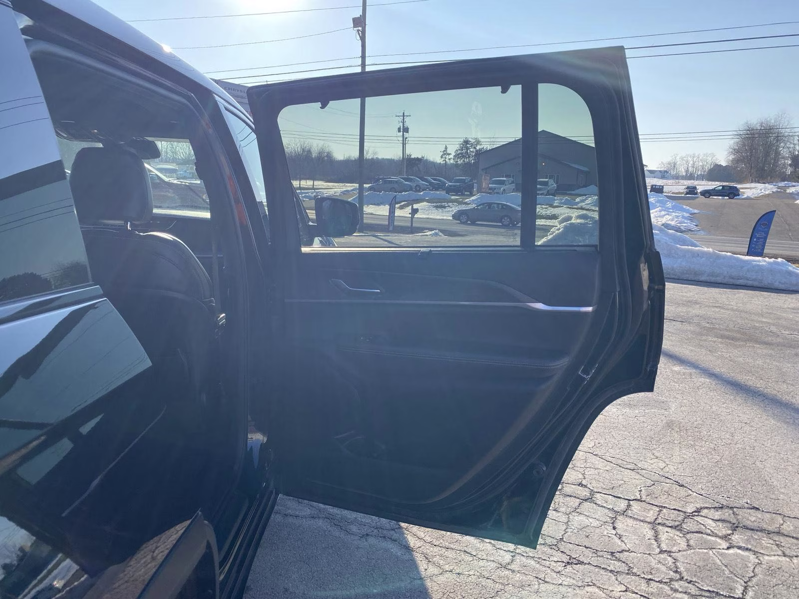 2024 Diamond Black Crystal Pearlcoat Jeep Grand Cherokee L Limited 4X4 SUV