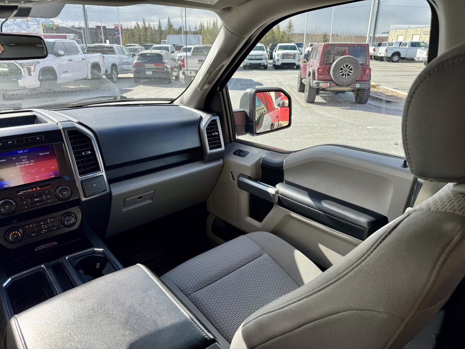 2020 Oxford White Ford F-150 XLT 4X4 Truck