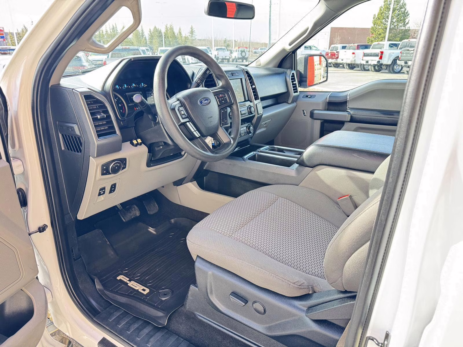 2020 Oxford White Ford F-150 XLT 4X4 Truck