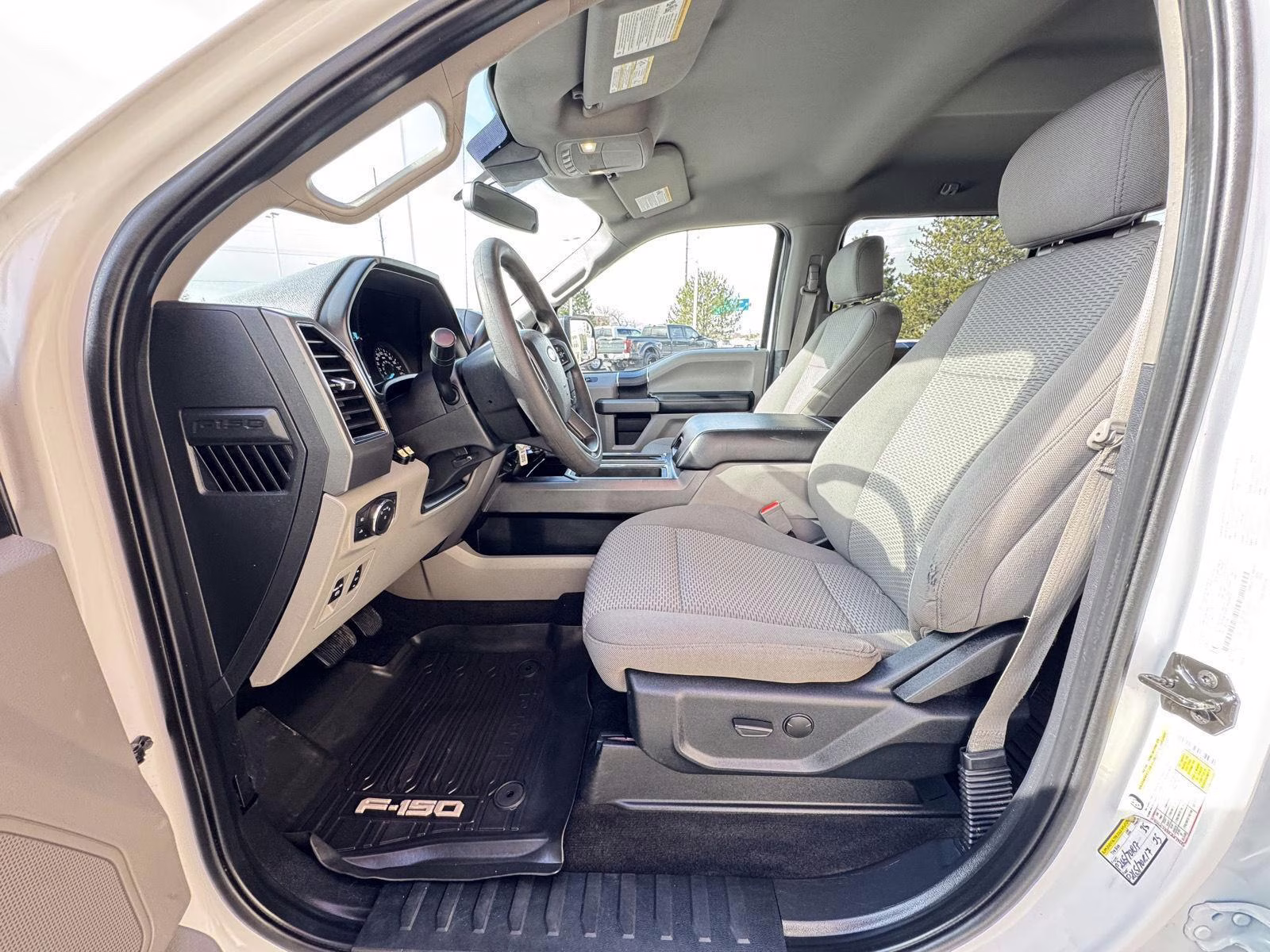 2020 Oxford White Ford F-150 XLT 4X4 Truck