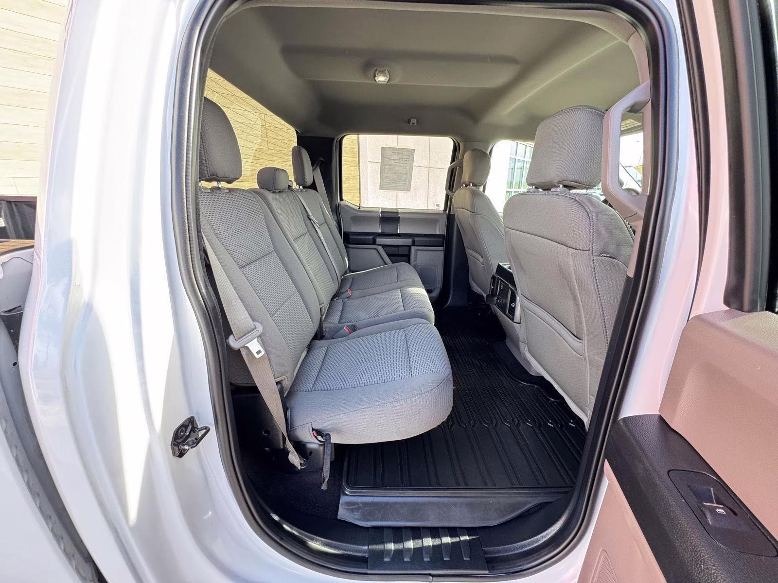 2020 Oxford White Ford F-150 XLT 4X4 Truck