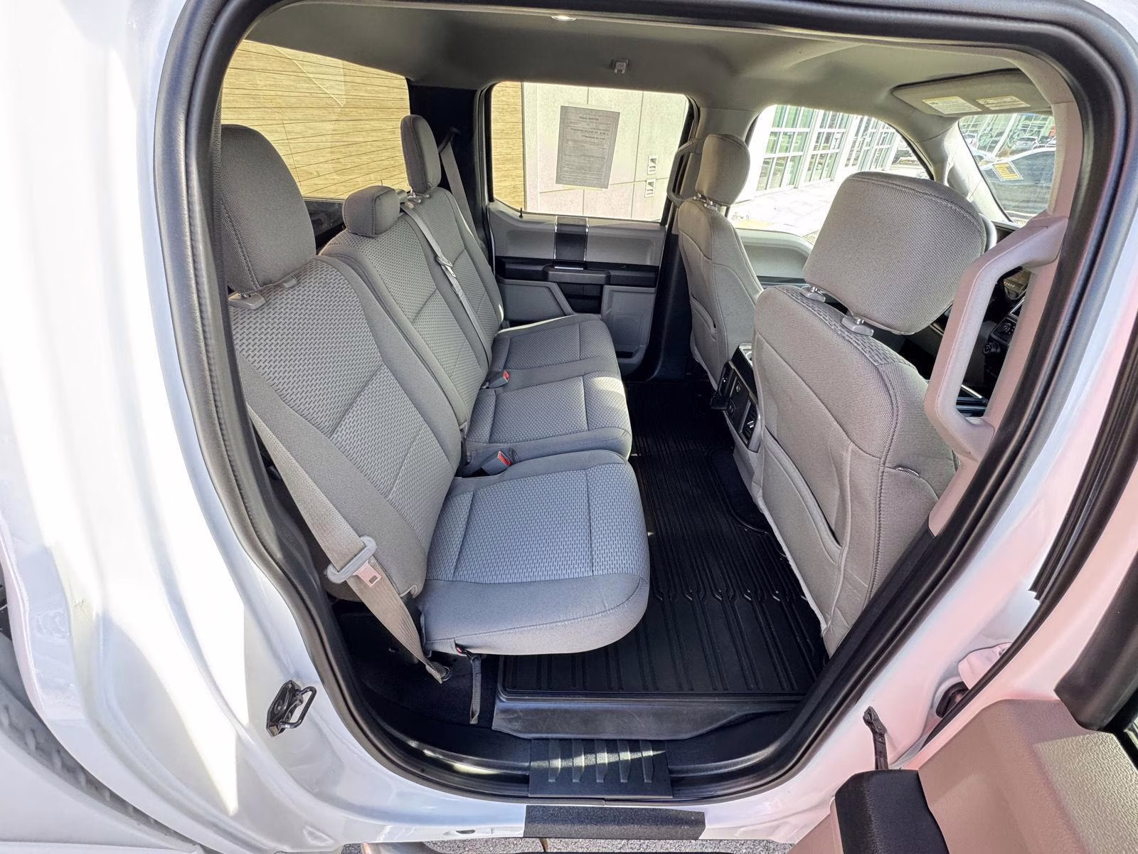 2020 Oxford White Ford F-150 XLT 4X4 Truck