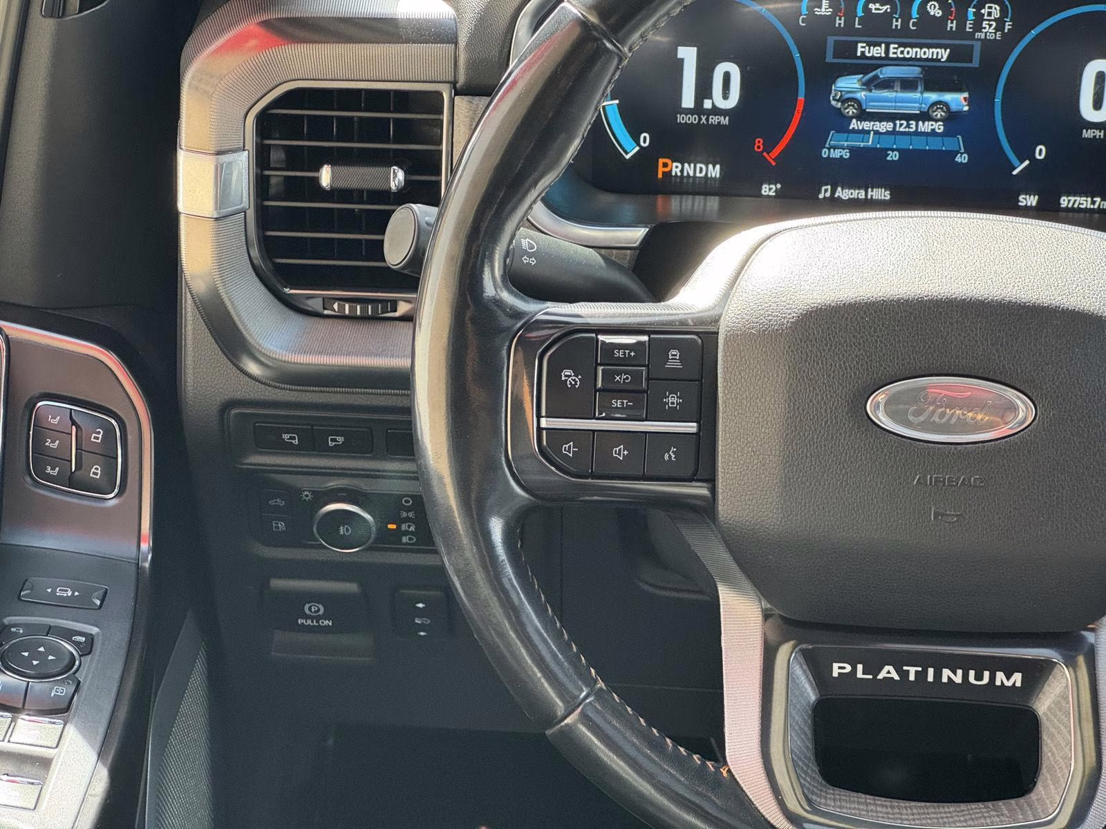 2021 Star White Metallic Tri-Coat Ford F-150 Platinum 4X4 Truck