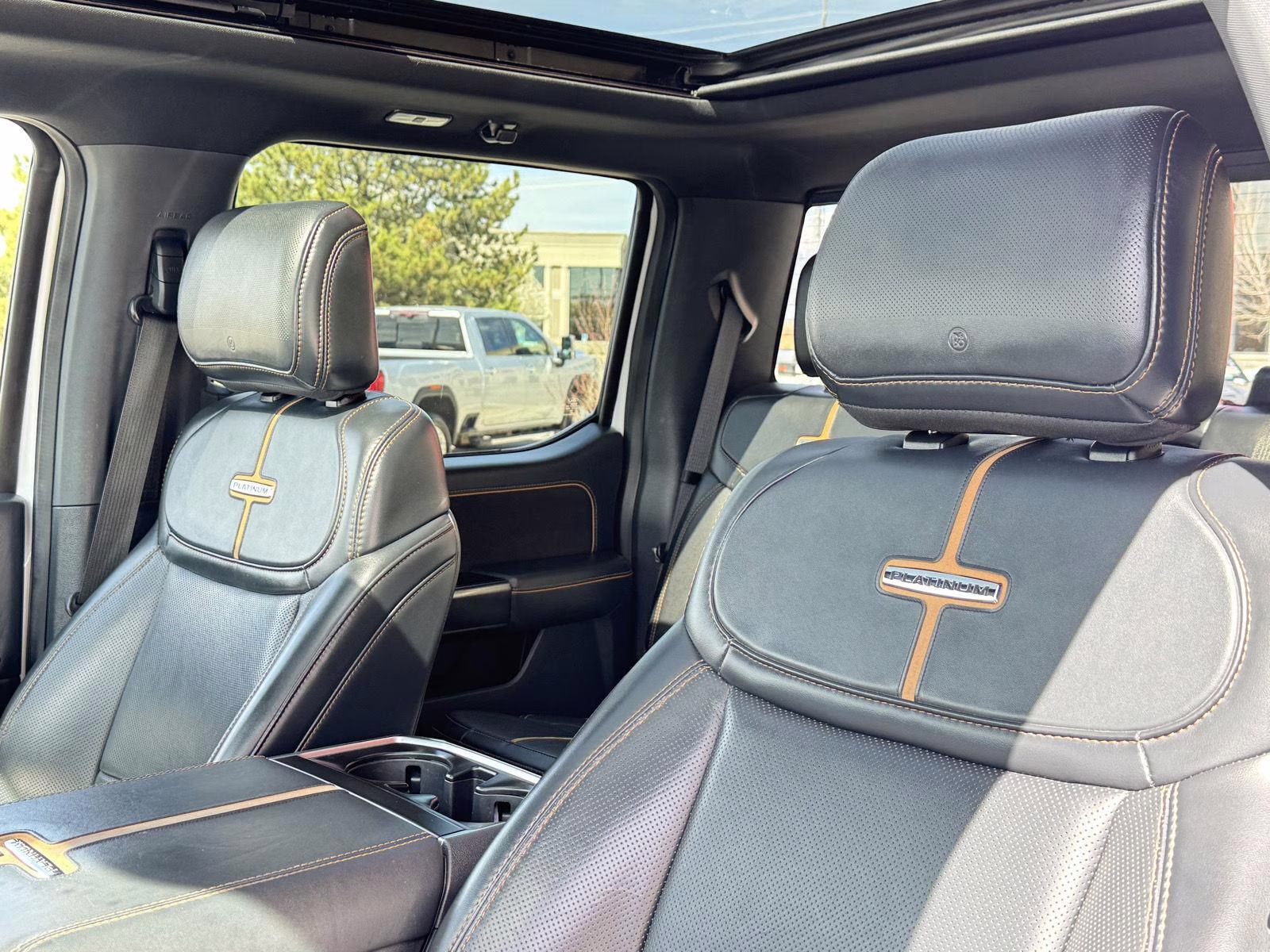 2021 Star White Metallic Tri-Coat Ford F-150 Platinum 4X4 Truck