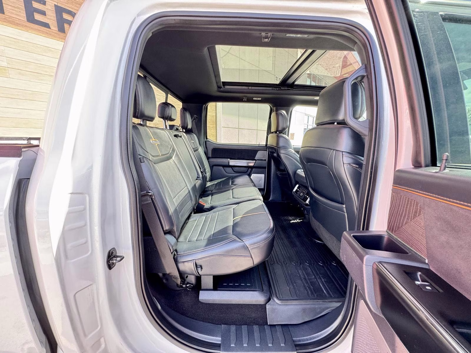 2021 Star White Metallic Tri-Coat Ford F-150 Platinum 4X4 Truck