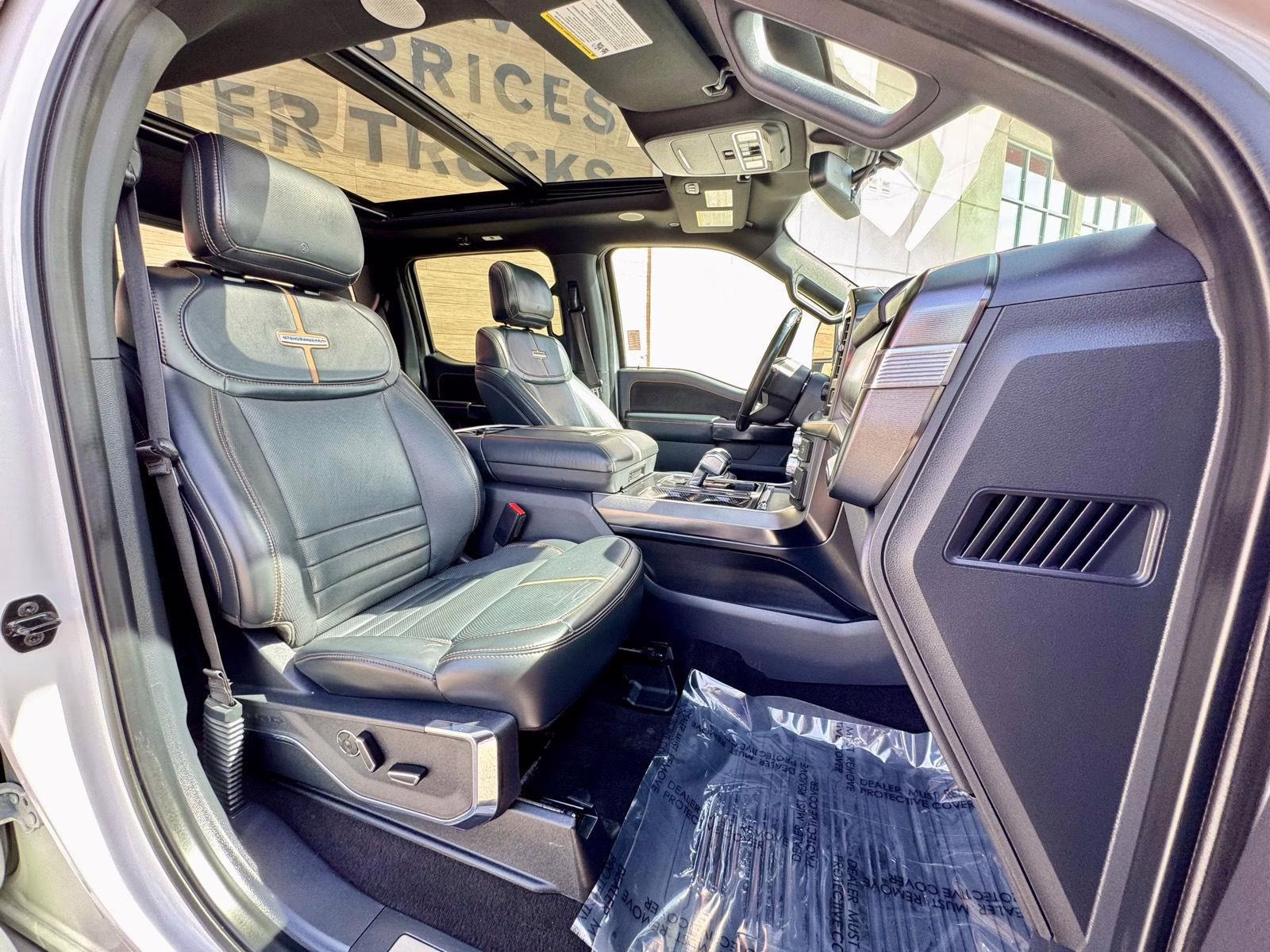 2021 Star White Metallic Tri-Coat Ford F-150 Platinum 4X4 Truck