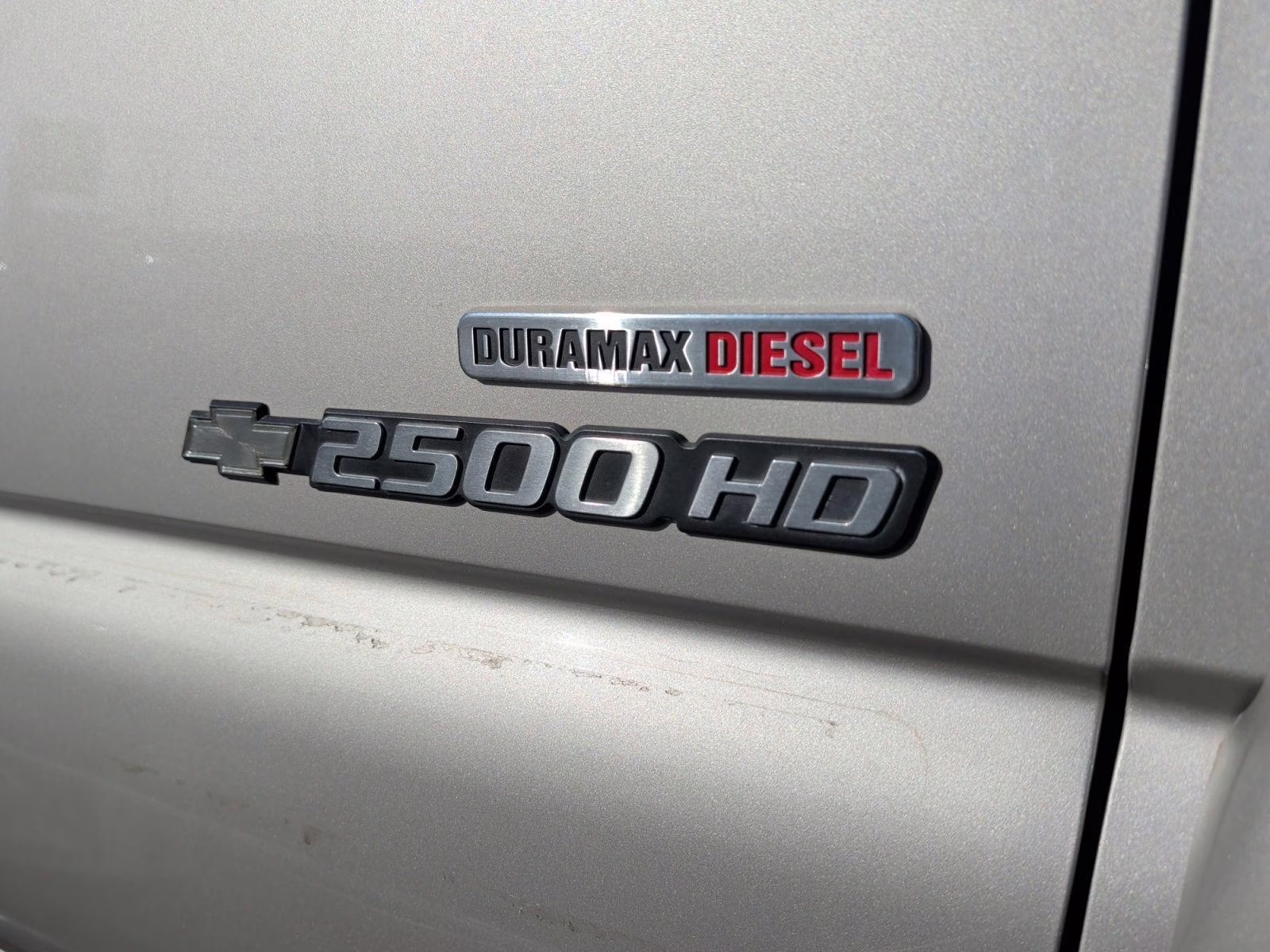 2004 Silver Birch Metallic Chevrolet Silverado 2500HD LT 4X4 Truck