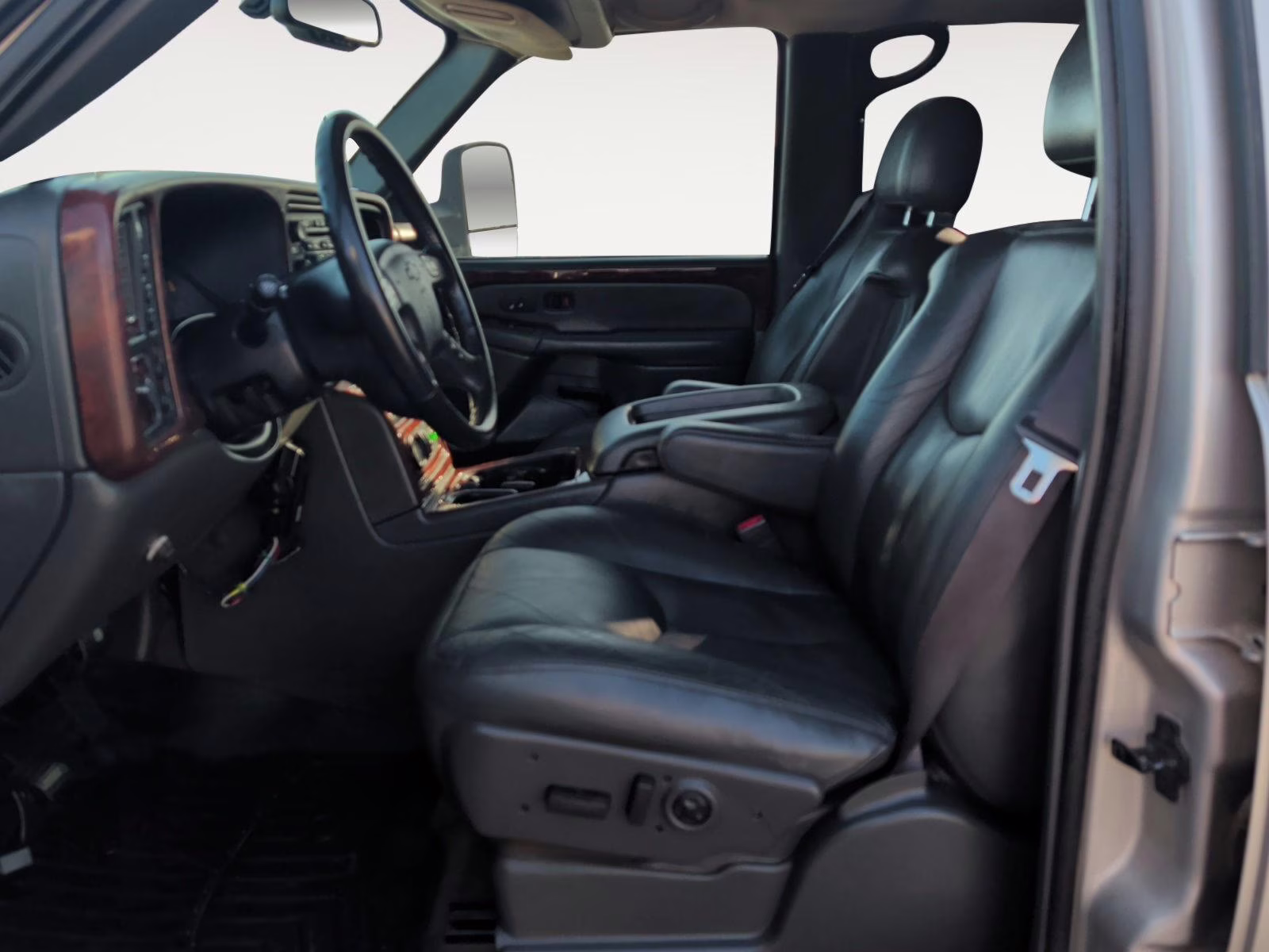 2004 Silver Birch Metallic Chevrolet Silverado 2500HD LT 4X4 Truck