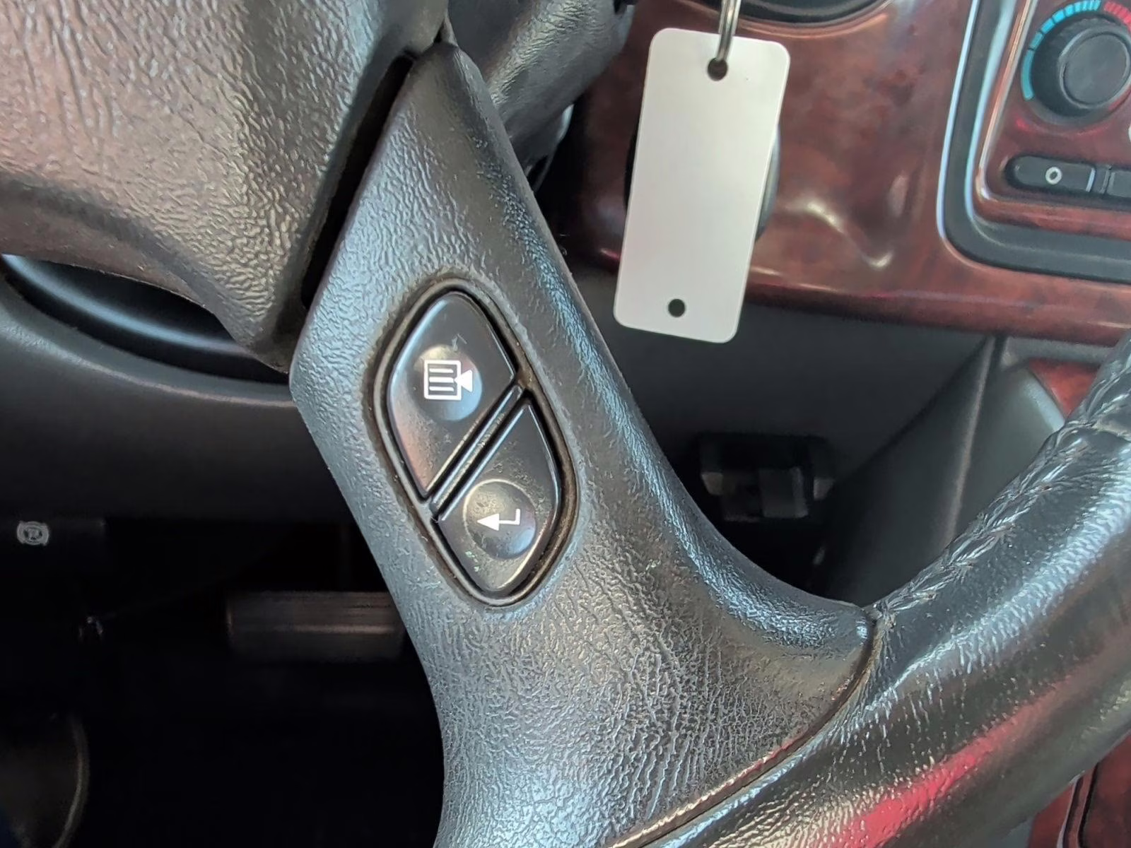 2004 Silver Birch Metallic Chevrolet Silverado 2500HD LT 4X4 Truck