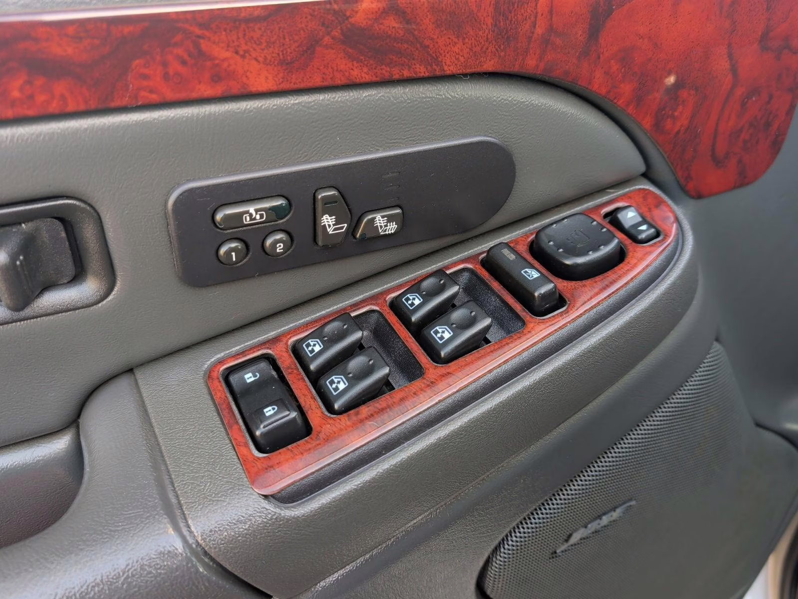 2004 Silver Birch Metallic Chevrolet Silverado 2500HD LT 4X4 Truck