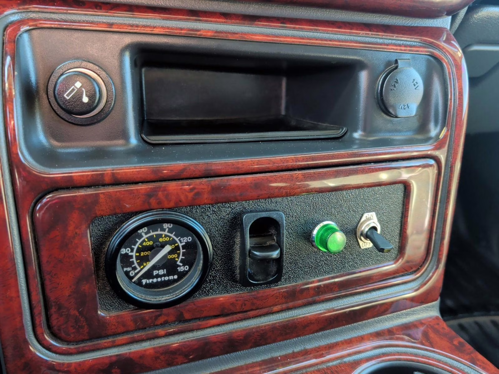 2004 Silver Birch Metallic Chevrolet Silverado 2500HD LT 4X4 Truck