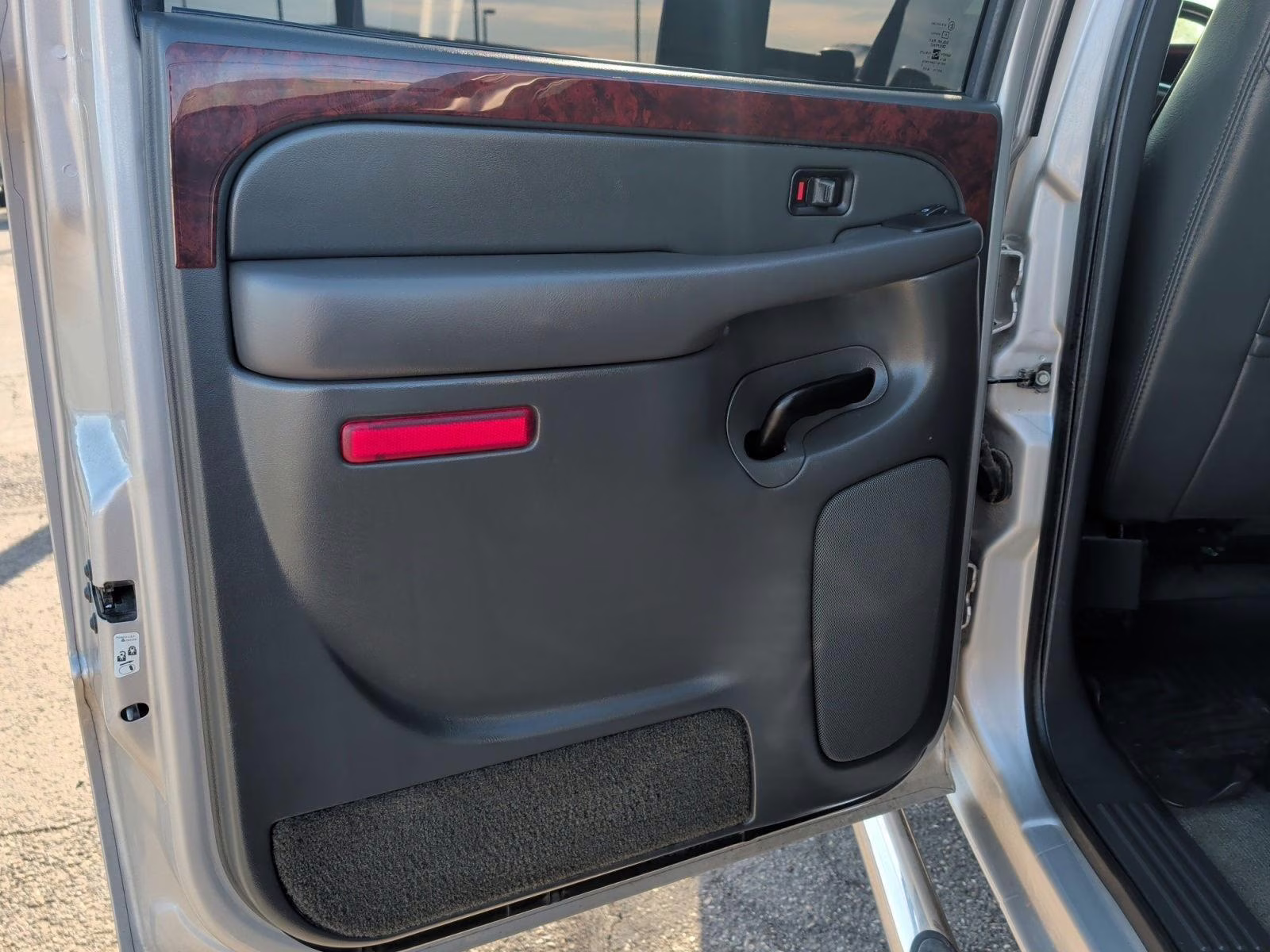 2004 Silver Birch Metallic Chevrolet Silverado 2500HD LT 4X4 Truck