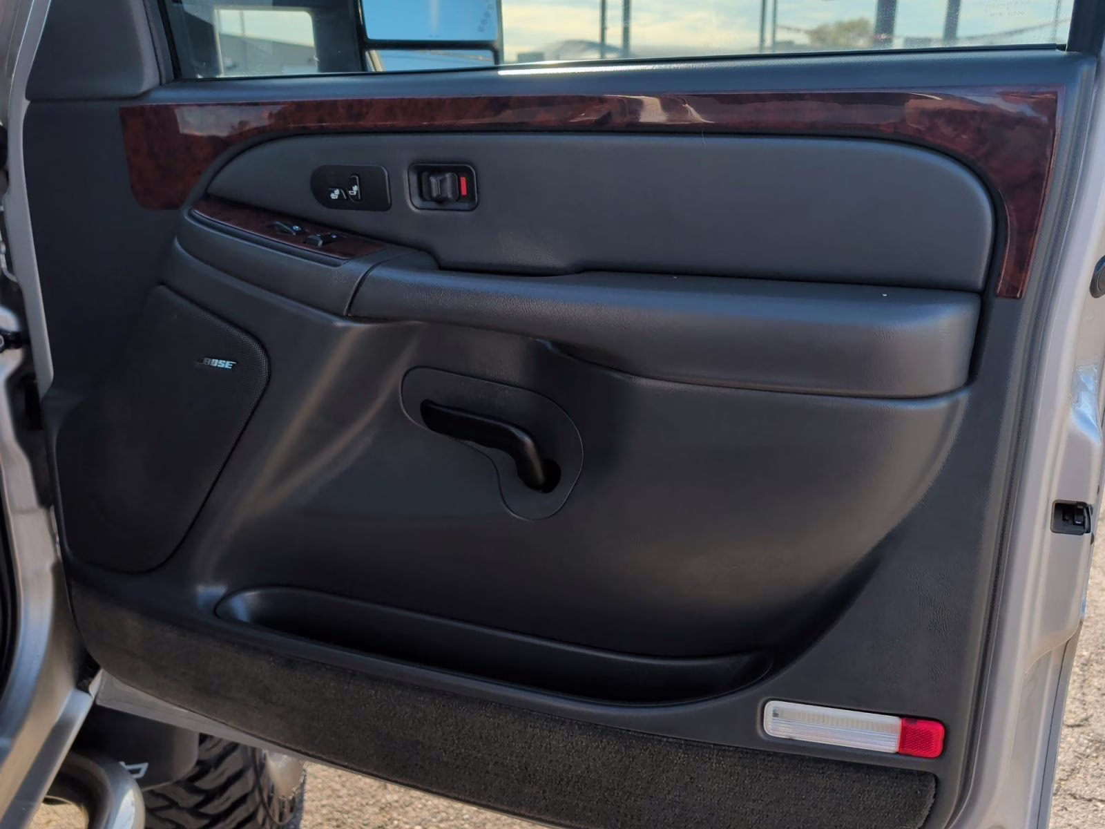 2004 Silver Birch Metallic Chevrolet Silverado 2500HD LT 4X4 Truck